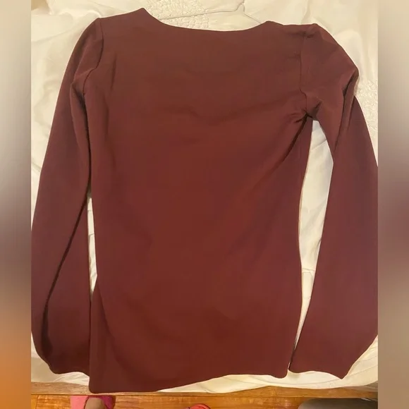 Aritzia Contour Long Sleeve Top - Picture 5 of 5